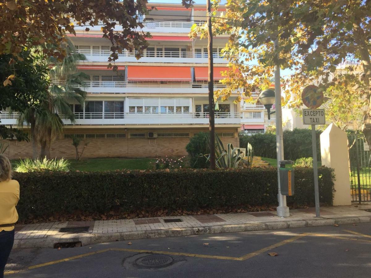 Apartamento La Carihuela - Urb. Eurosol Daire Torremolinos Dış mekan fotoğraf