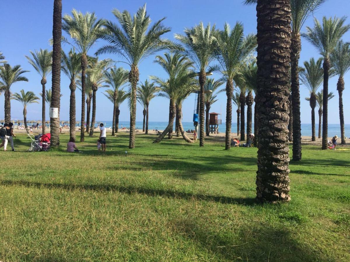 Apartamento La Carihuela - Urb. Eurosol Daire Torremolinos Dış mekan fotoğraf