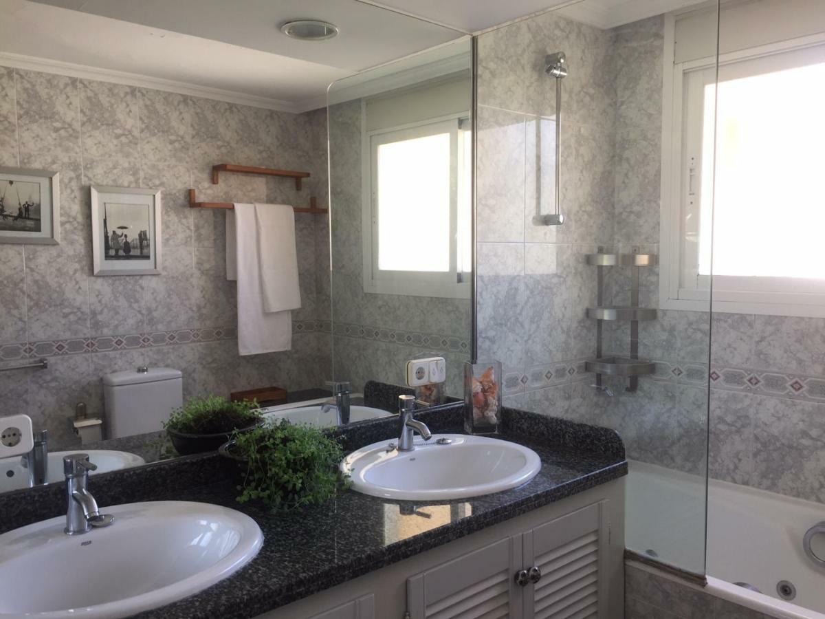 Apartamento La Carihuela - Urb. Eurosol Daire Torremolinos Dış mekan fotoğraf